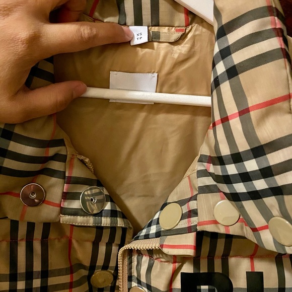 Burberry - Picture 4 of 5